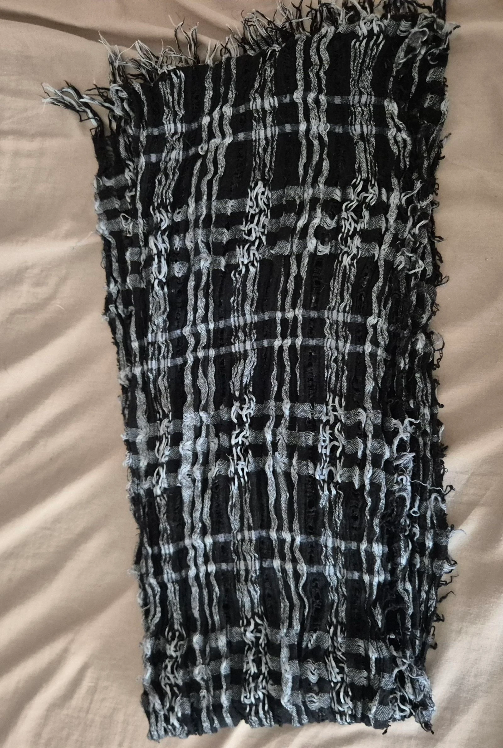 Pañuelo cuadros y caldos 180×36 cm